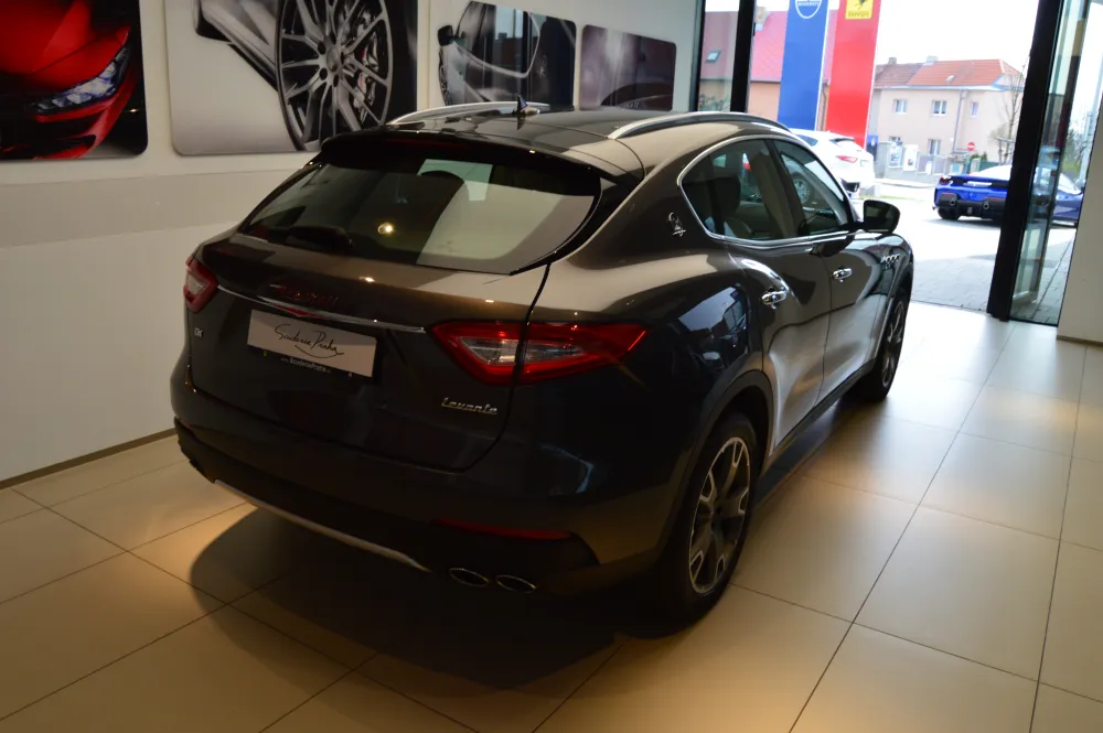 Maserati Levante foto 4