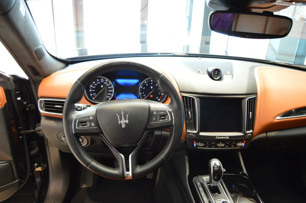 Maserati Levante foto 11