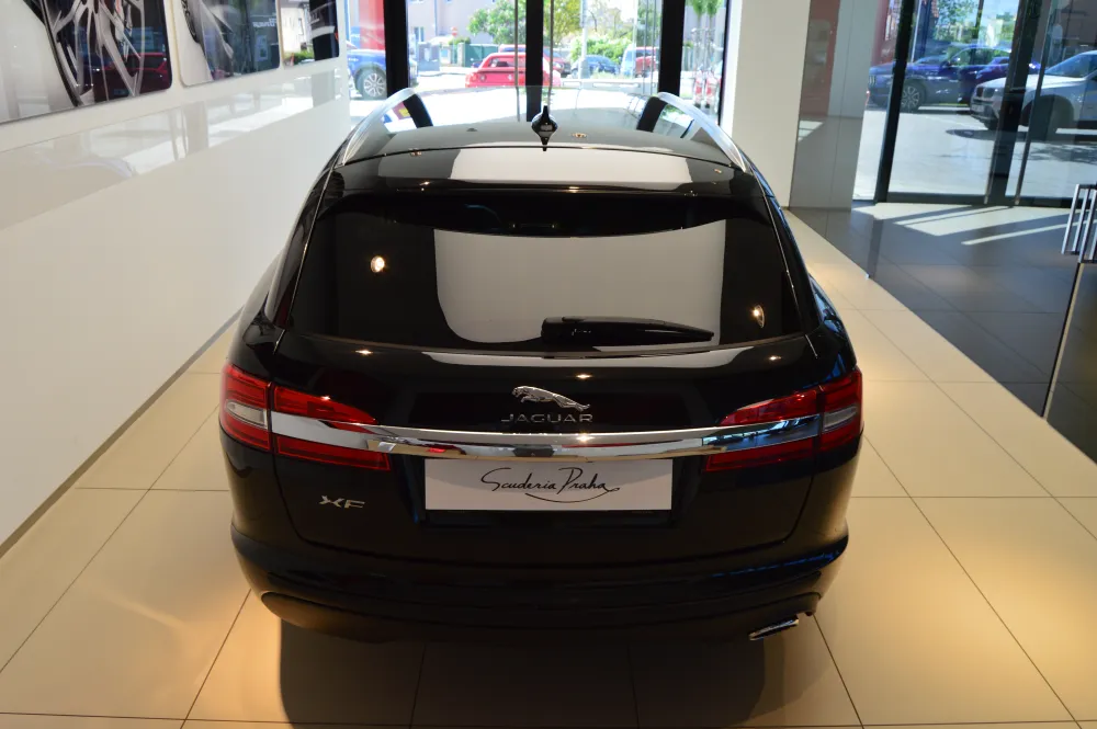 Jaguar XF 2.2D Sportbrake foto 3