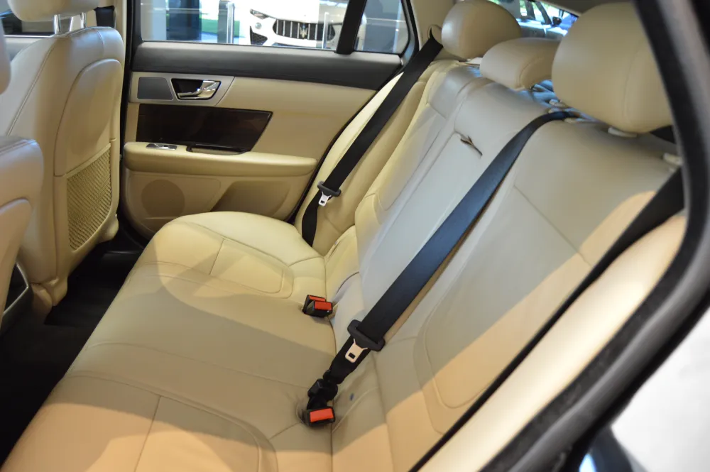 Jaguar XF 2.2D Sportbrake foto 15