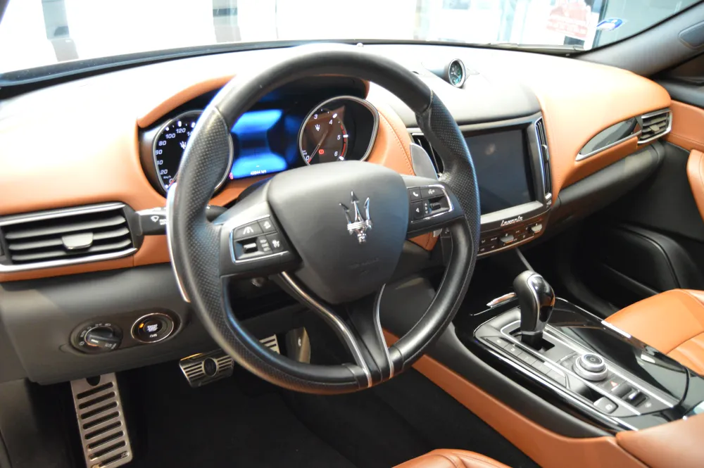 Maserati Levante foto 8
