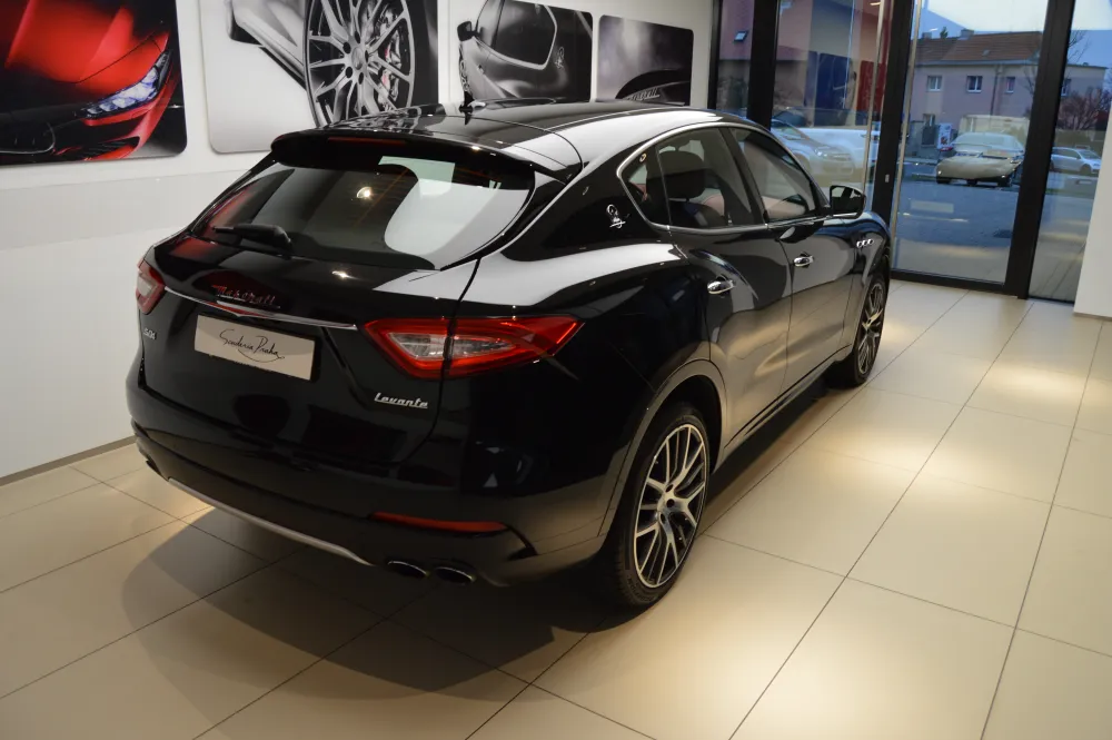 Maserati Levante foto 4