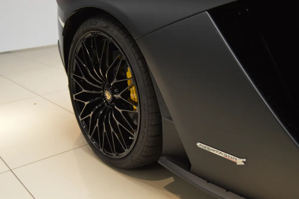 Lamborghini  Aventador S foto 17