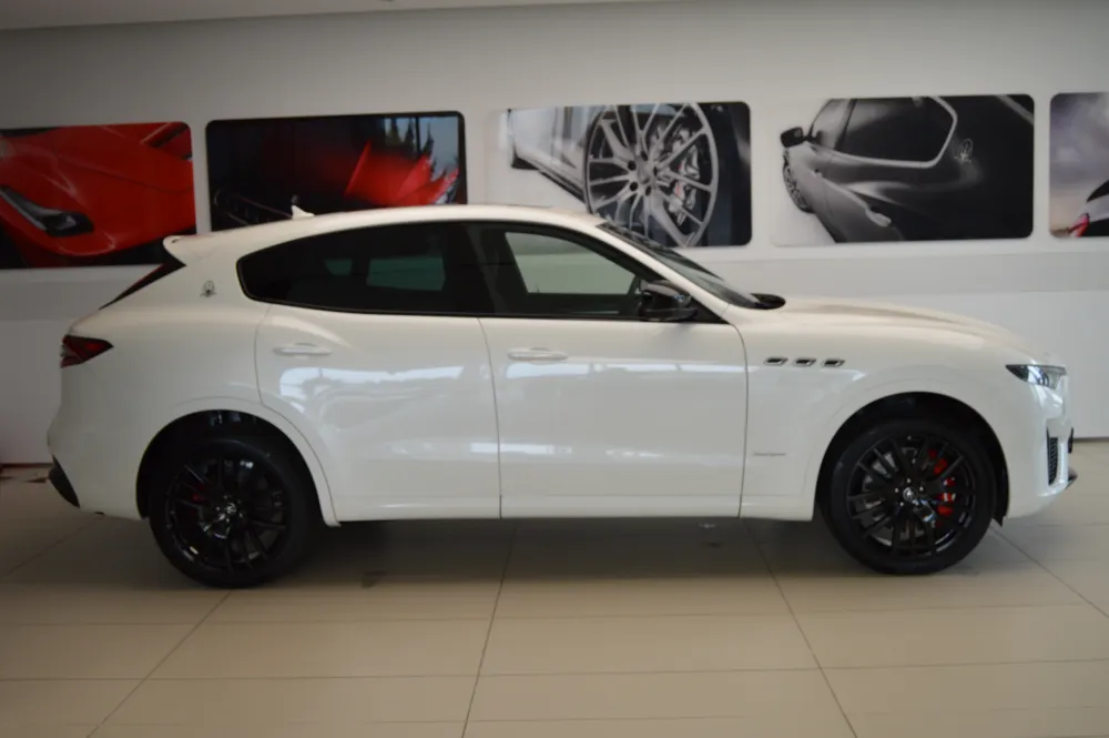 Maserati Levante foto 14