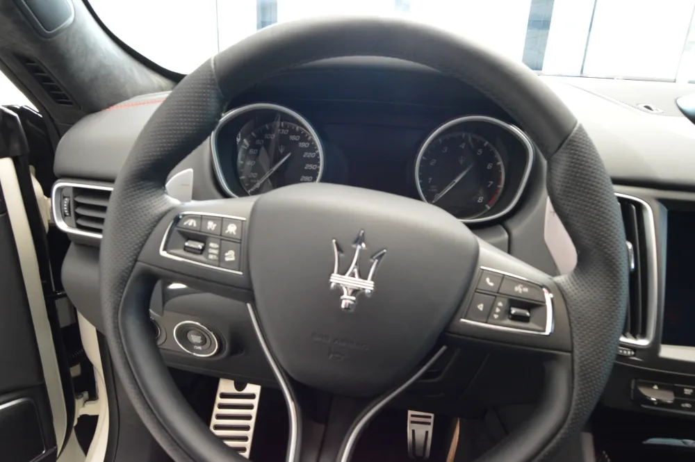 Maserati Levante foto 10