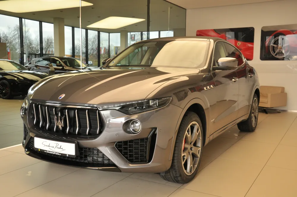 Maserati Levante foto 1