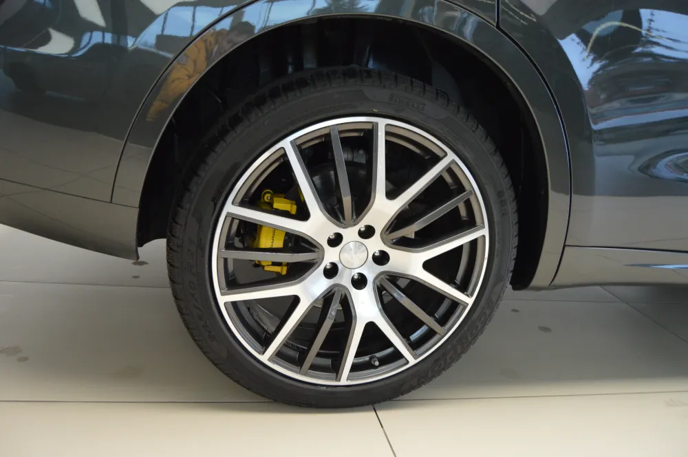 Maserati Levante foto 8