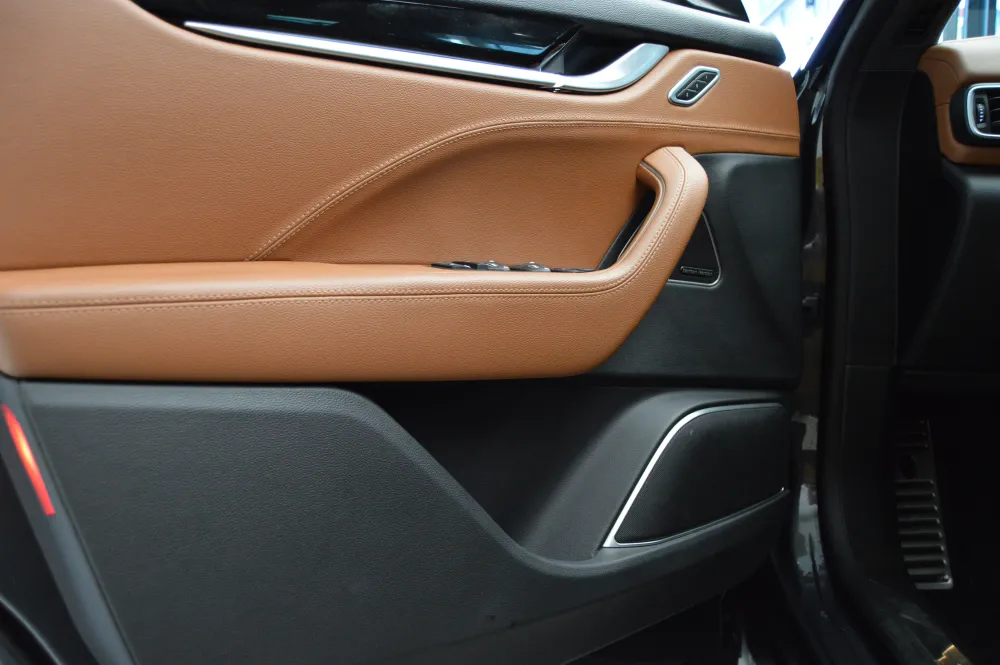 Maserati Levante foto 16