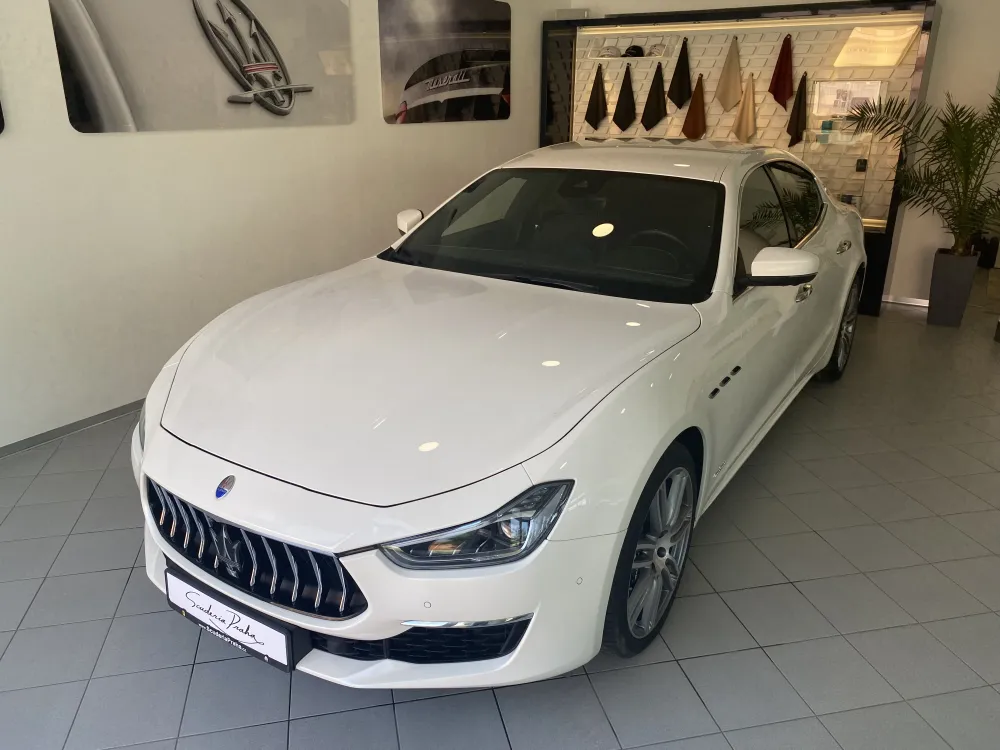 Maserati Ghibli foto 1