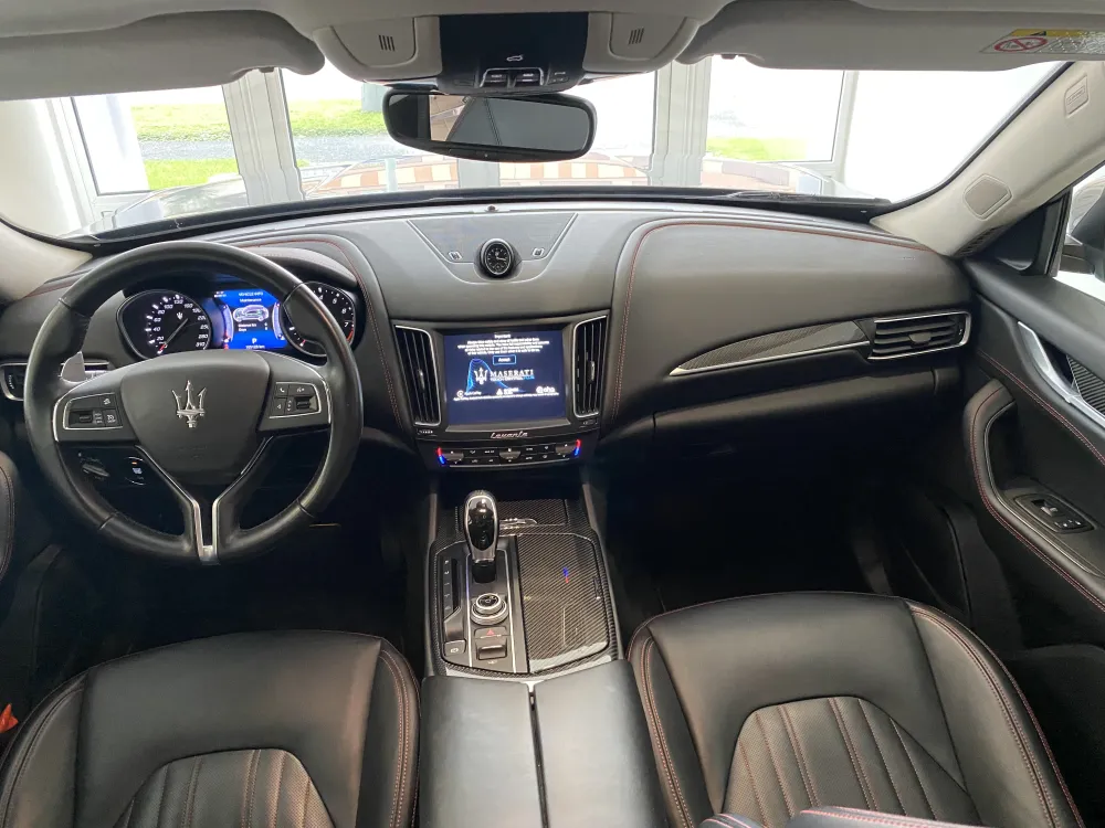 Maserati Levante foto 16