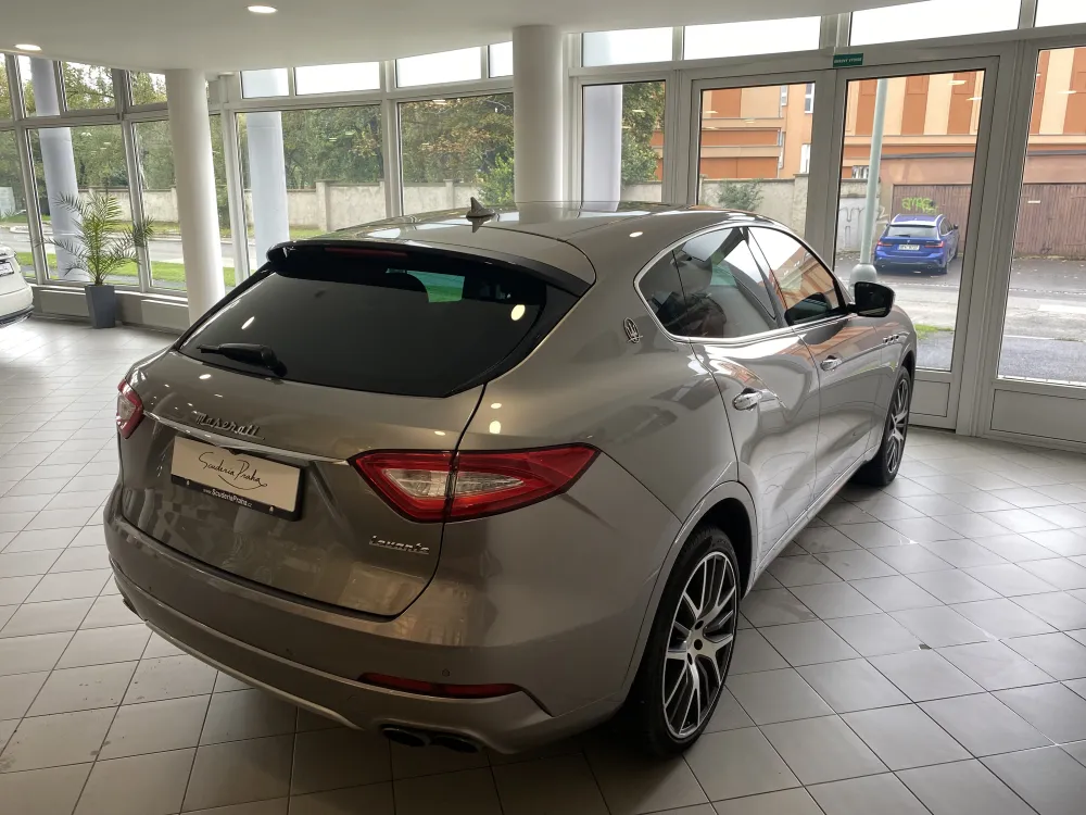 Maserati Levante foto 6