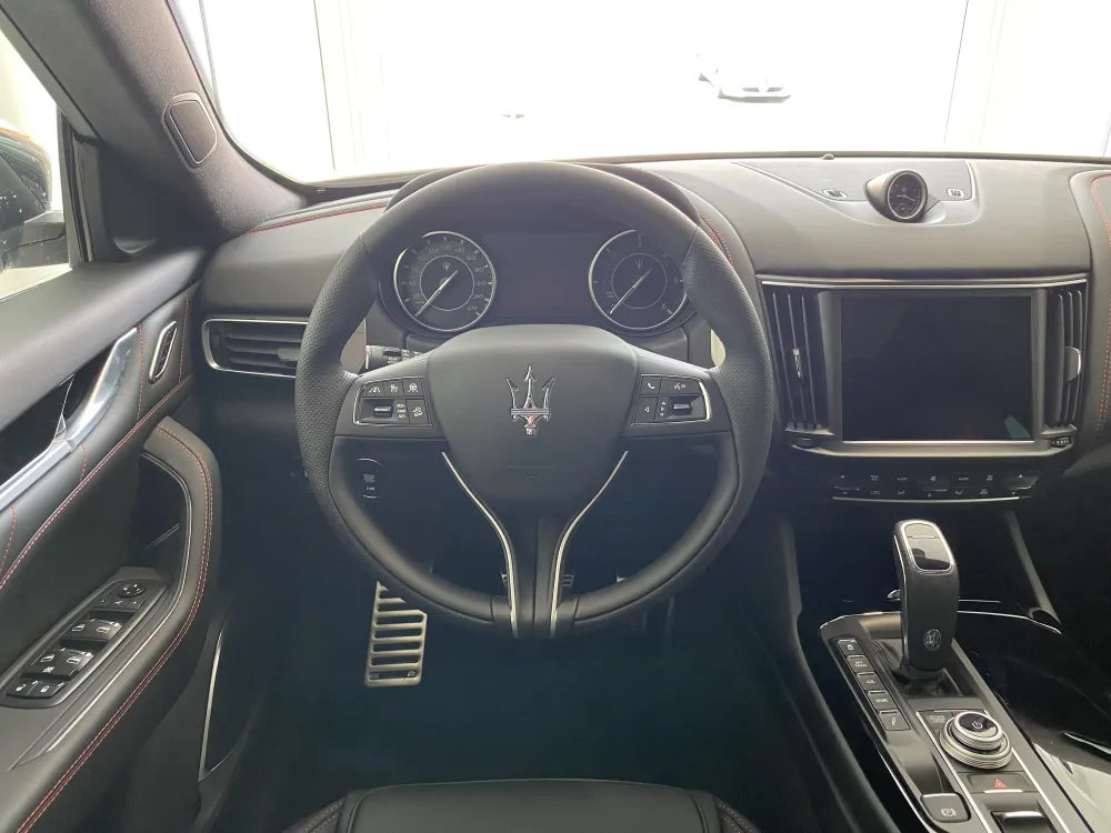 Maserati Levante foto 10