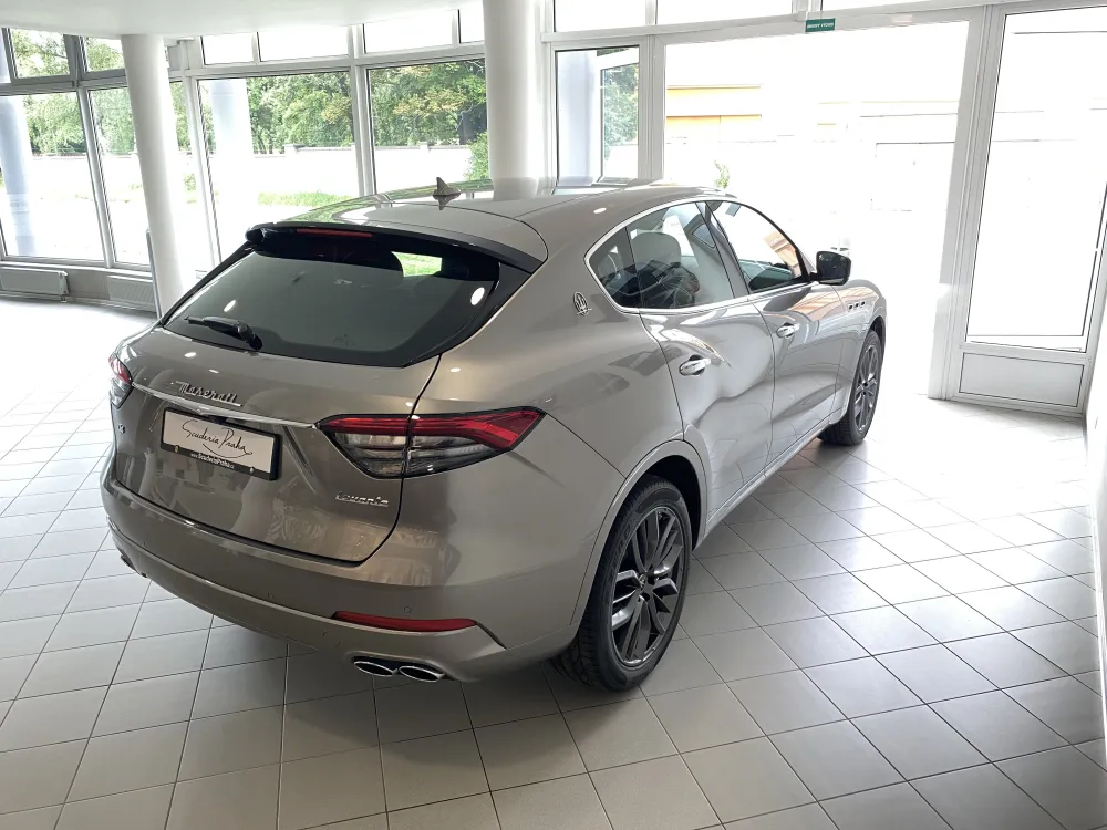 Maserati Levante foto 6