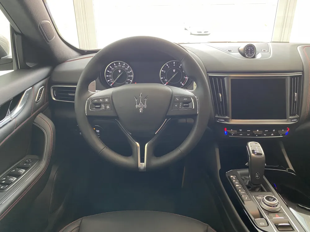 Maserati Levante foto 9