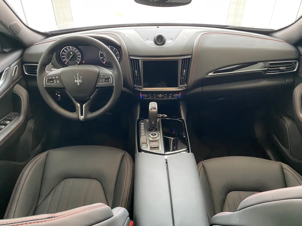 Maserati Levante foto 10