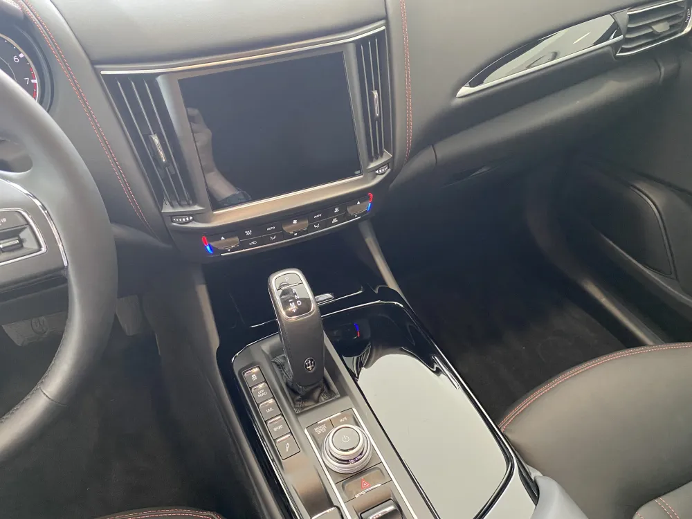 Maserati Levante foto 15