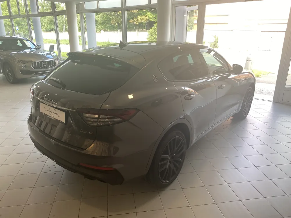 Maserati Levante foto 4