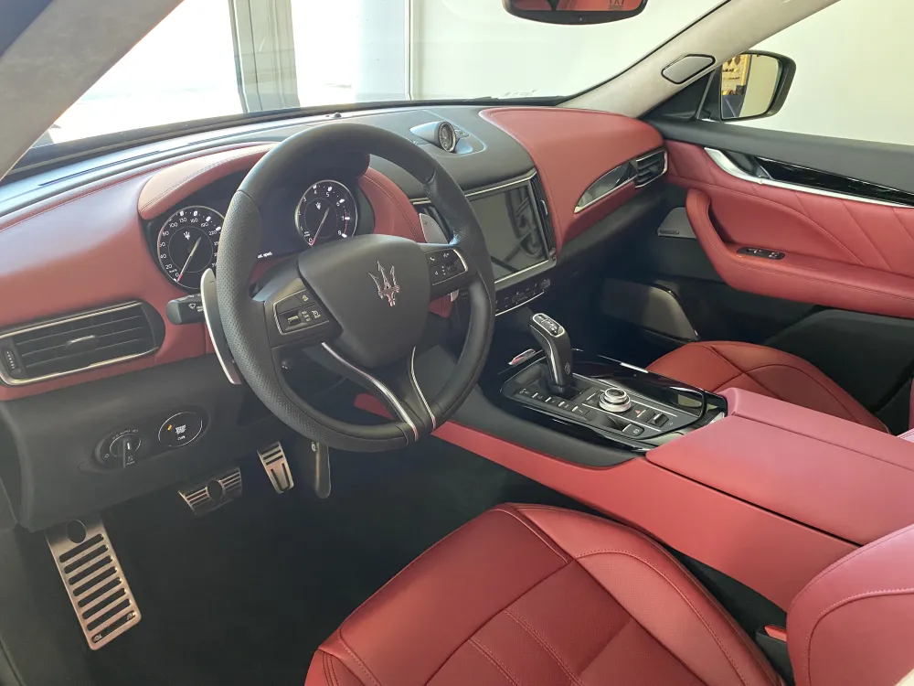 Maserati Levante foto 9