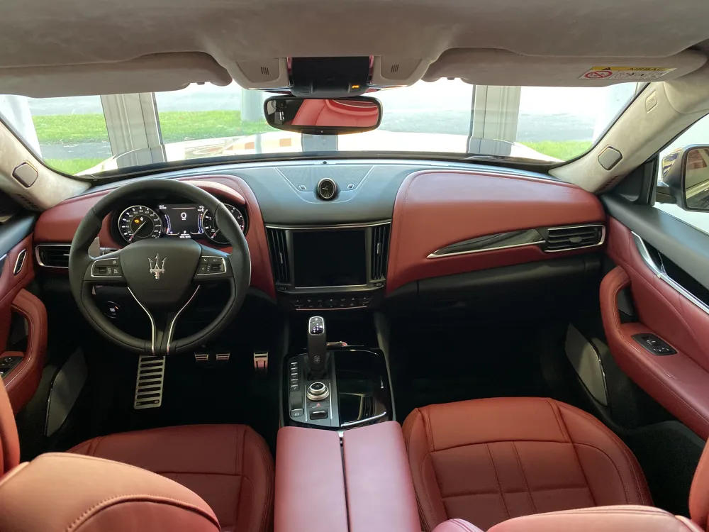 Maserati Levante foto 14