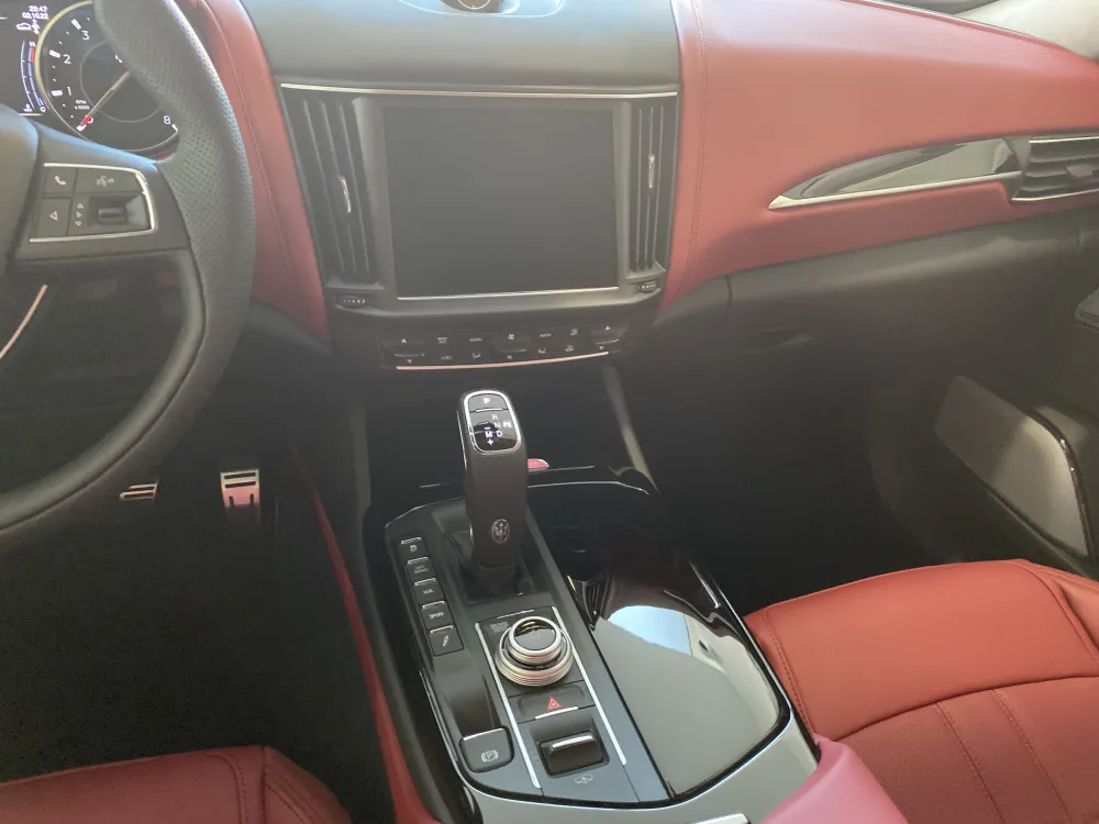 Maserati Levante foto 16