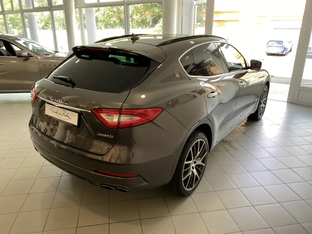 Maserati Levante foto 7