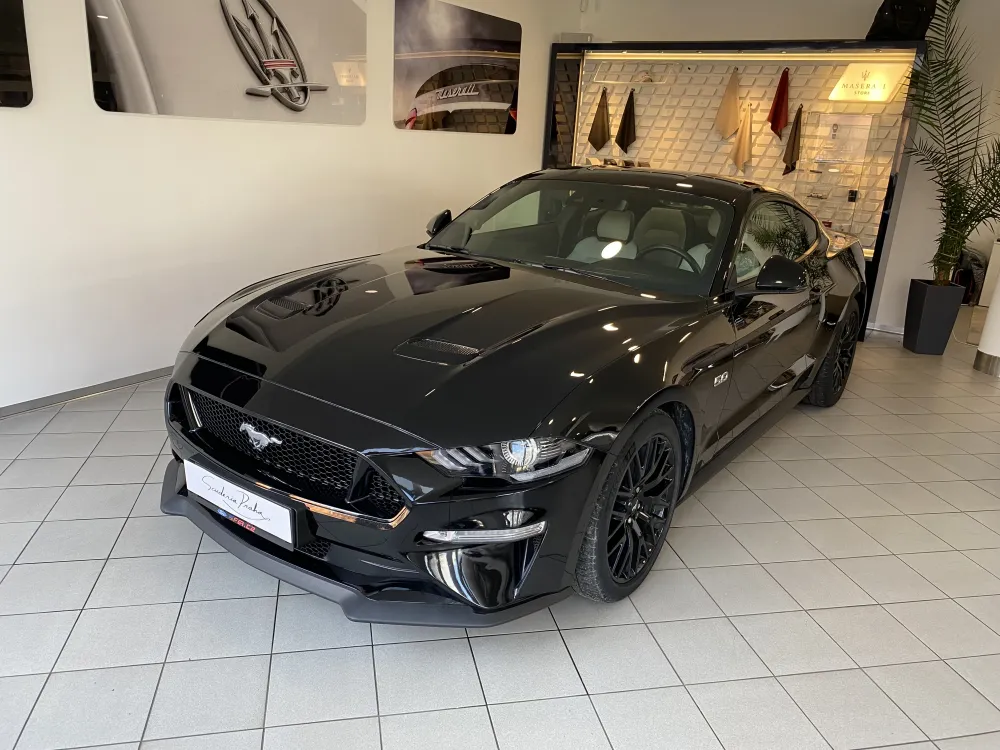 Ford Mustang GT V8 foto 1