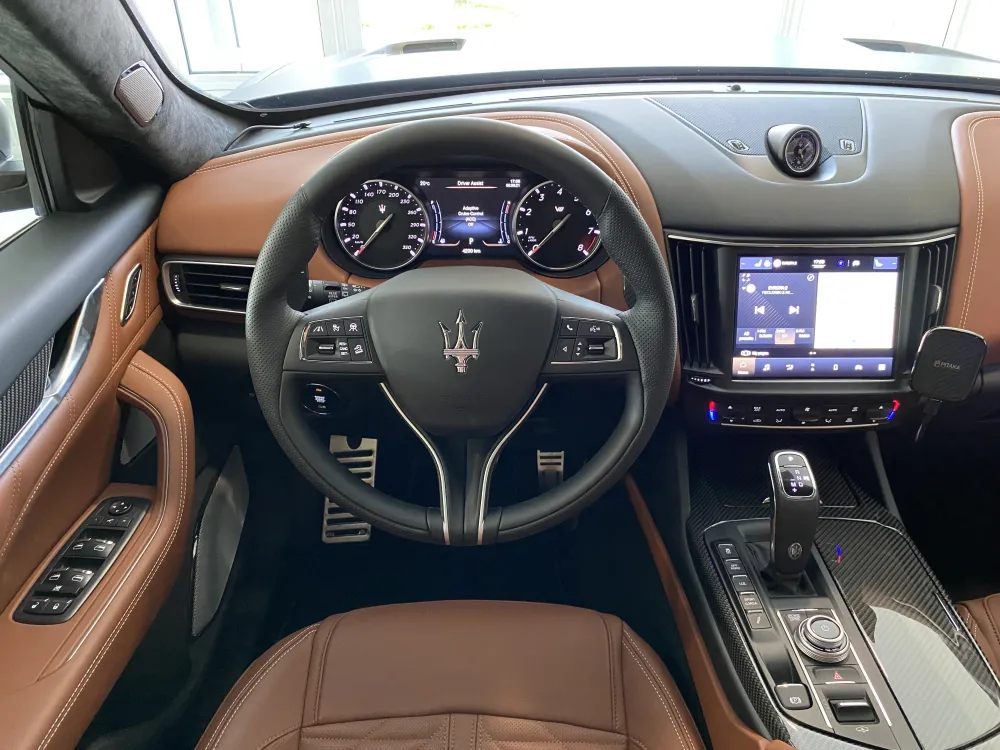 Maserati Levante foto 10