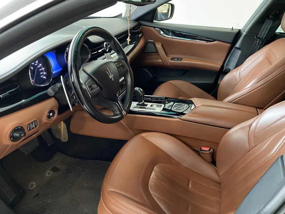 Maserati Quattroporte foto 9