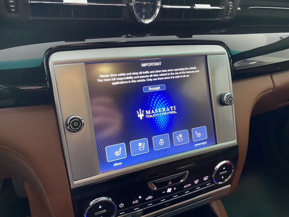 Maserati Quattroporte foto 17
