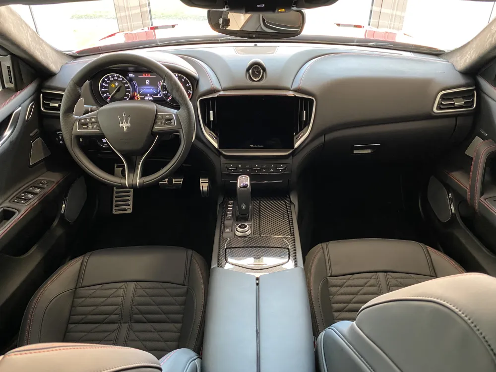 Maserati Ghibli foto 12