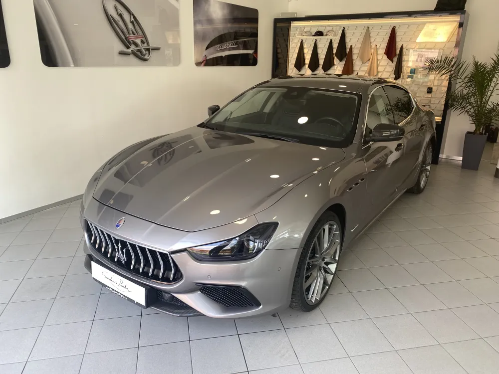 Maserati Ghibli foto 1