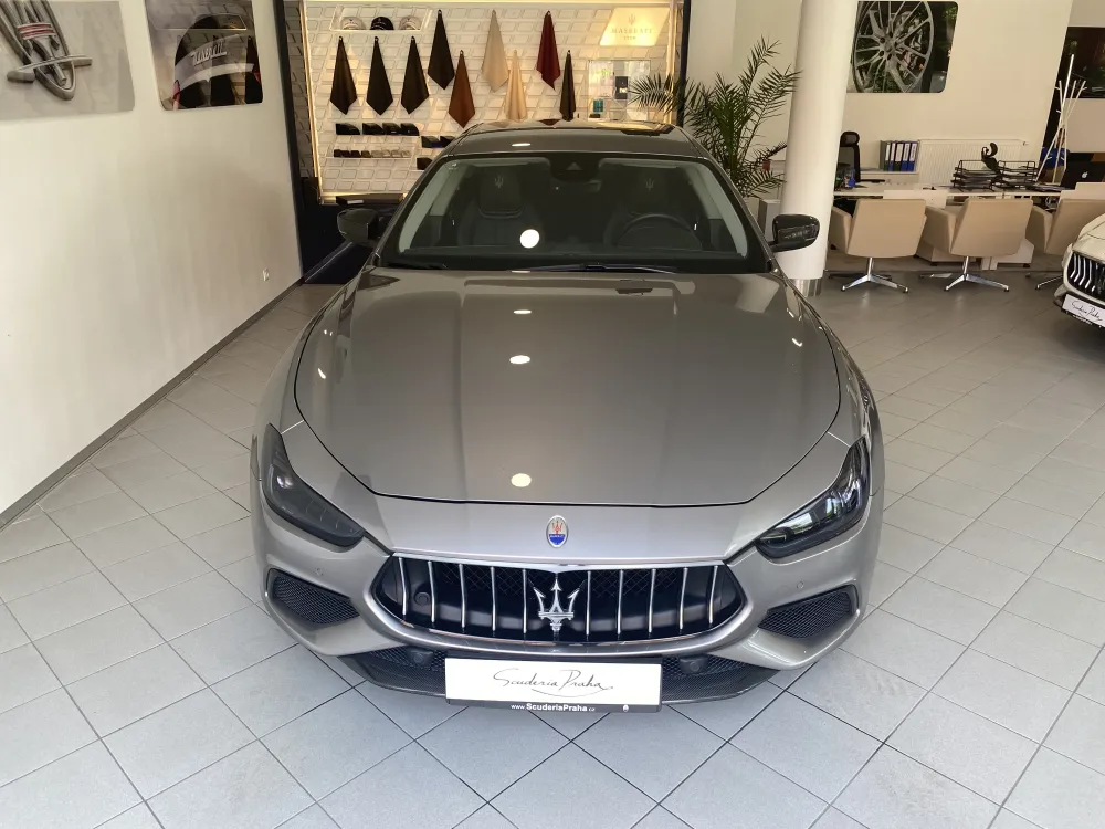 Maserati Ghibli foto 2