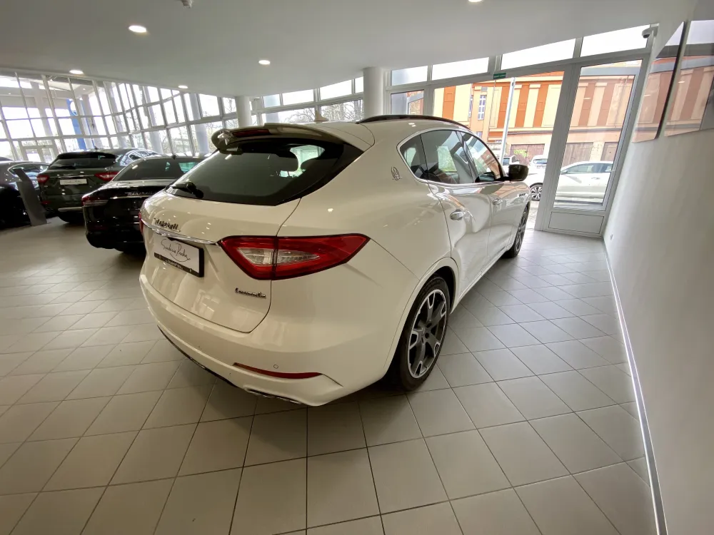 Maserati Levante foto 5