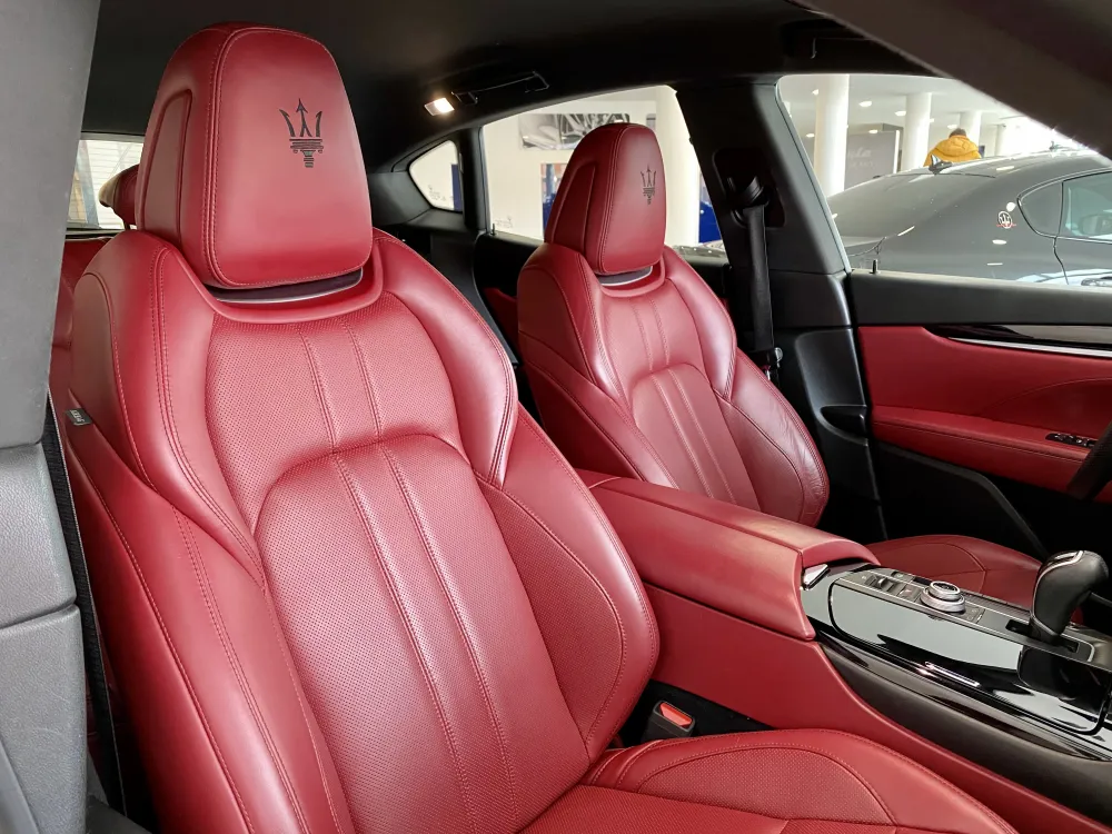 Maserati Levante foto 16