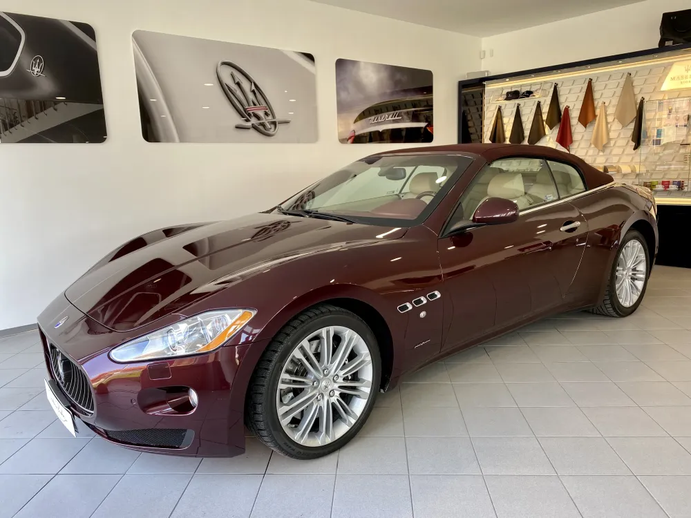 Maserati GranCabrio foto 1