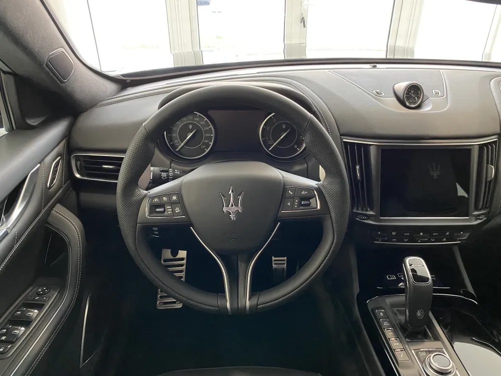 Maserati Levante foto 16