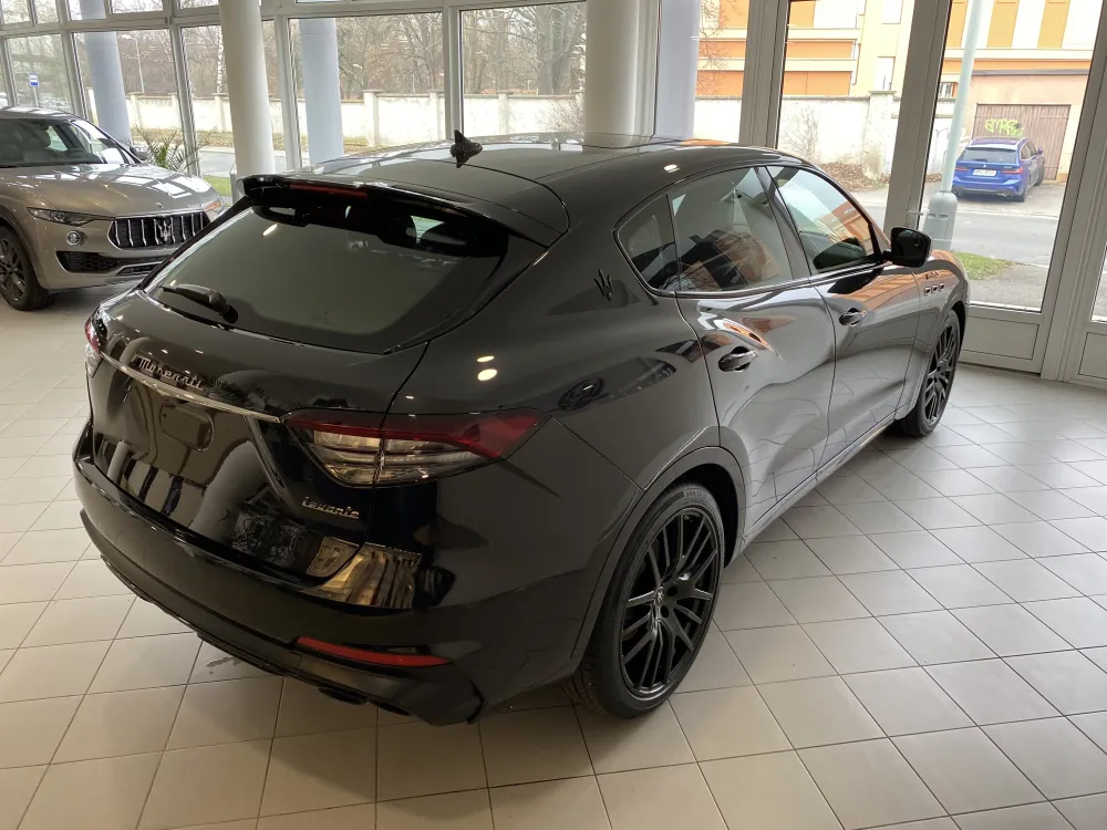 Maserati Levante foto 8