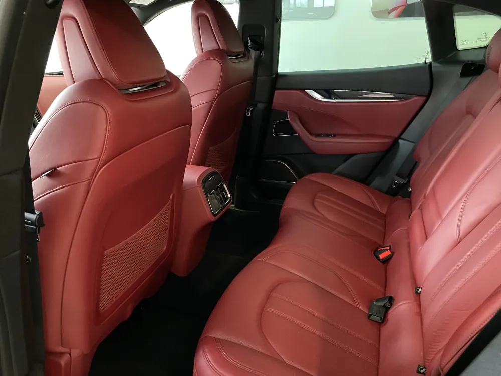 Maserati Levante foto 13