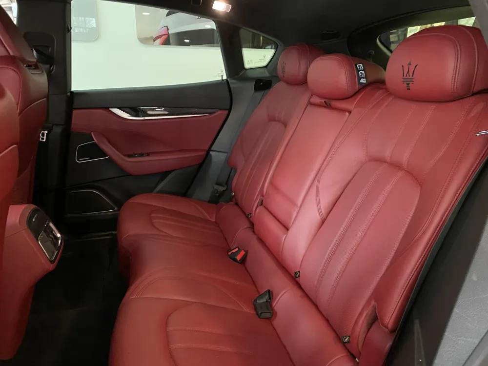 Maserati Levante foto 14
