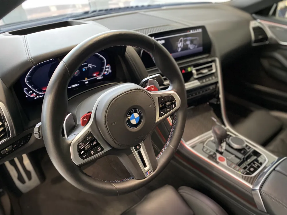 BMW M8 foto 18