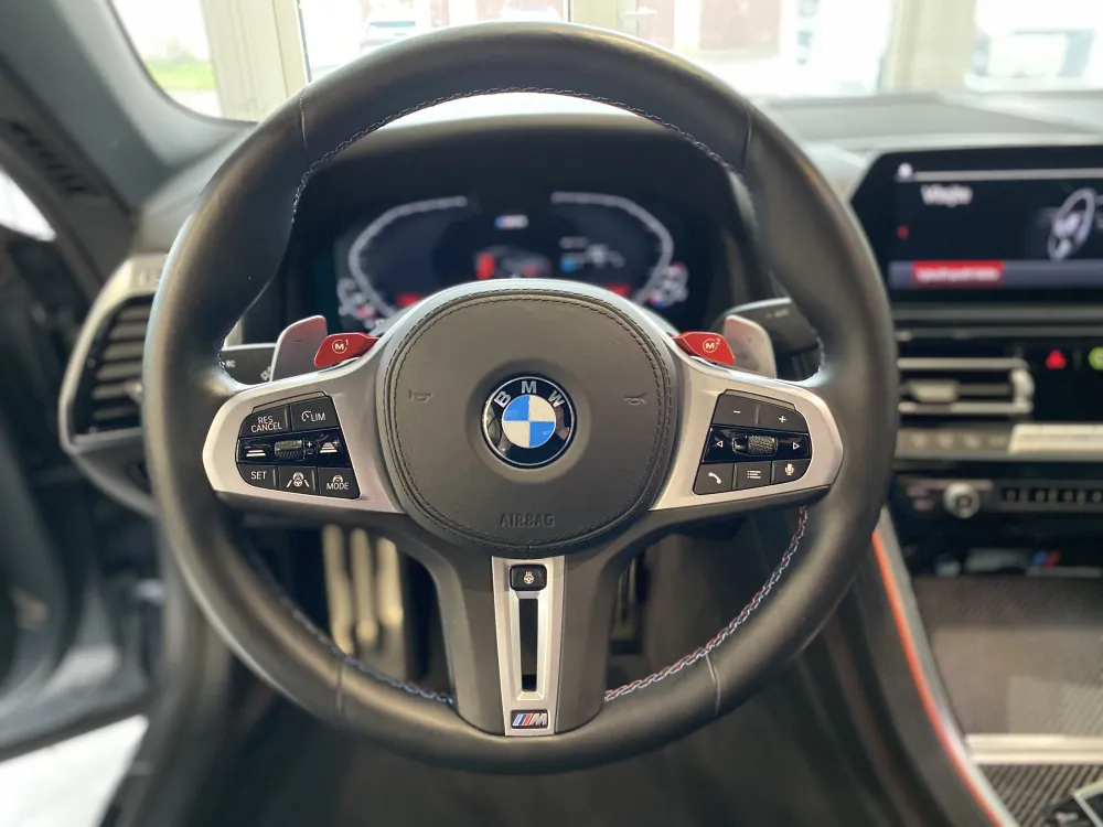BMW M8 foto 17