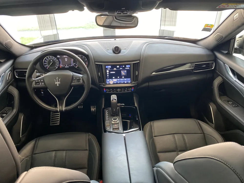 Maserati Levante foto 10