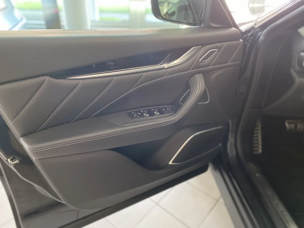 Maserati Levante foto 16