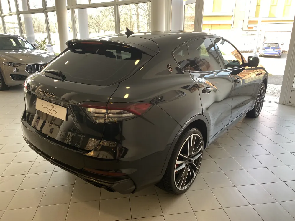 Maserati Levante foto 4