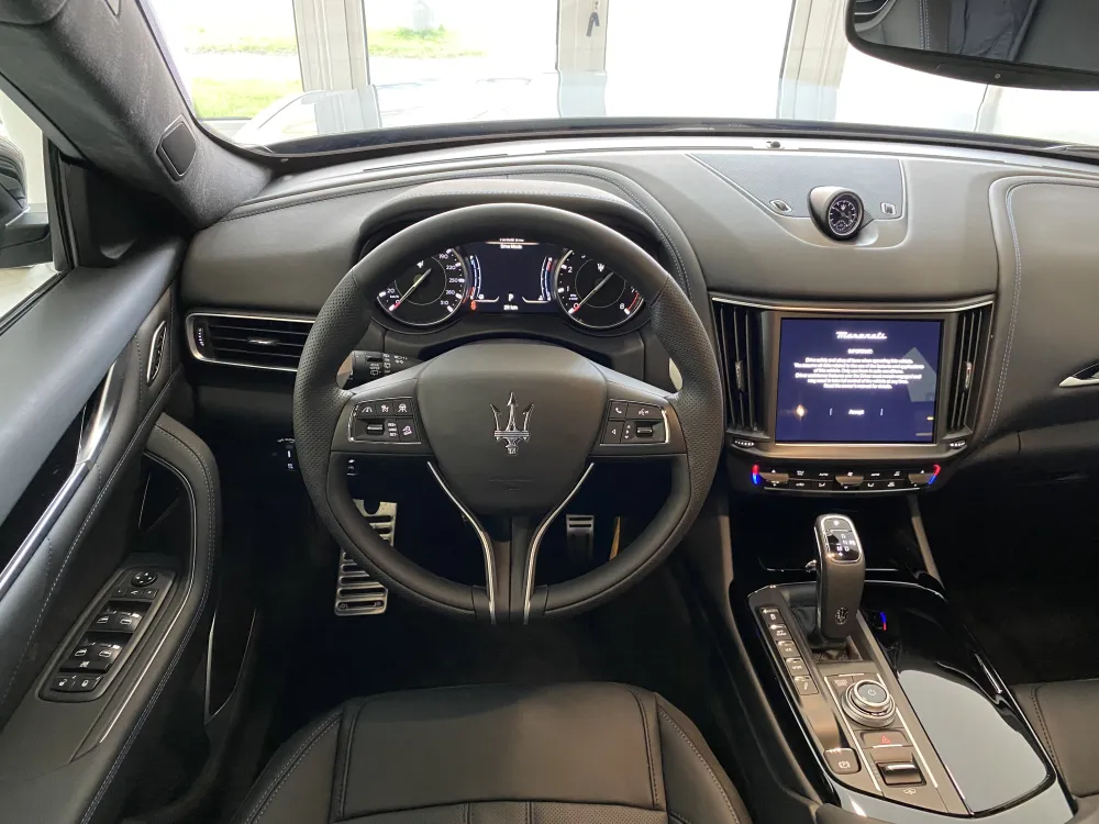 Maserati Levante foto 11