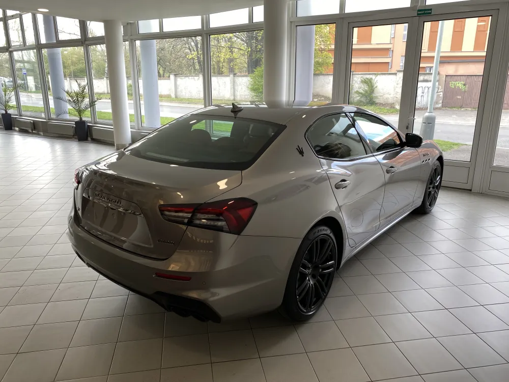 Maserati Ghibli foto 4