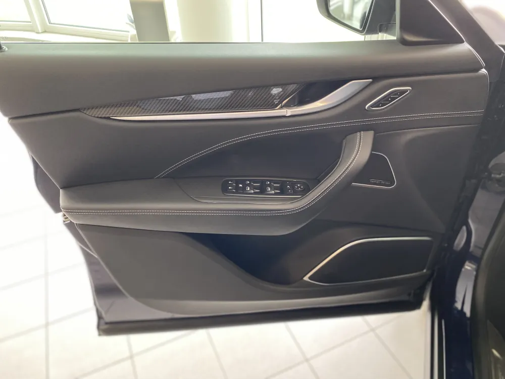 Maserati Levante foto 10