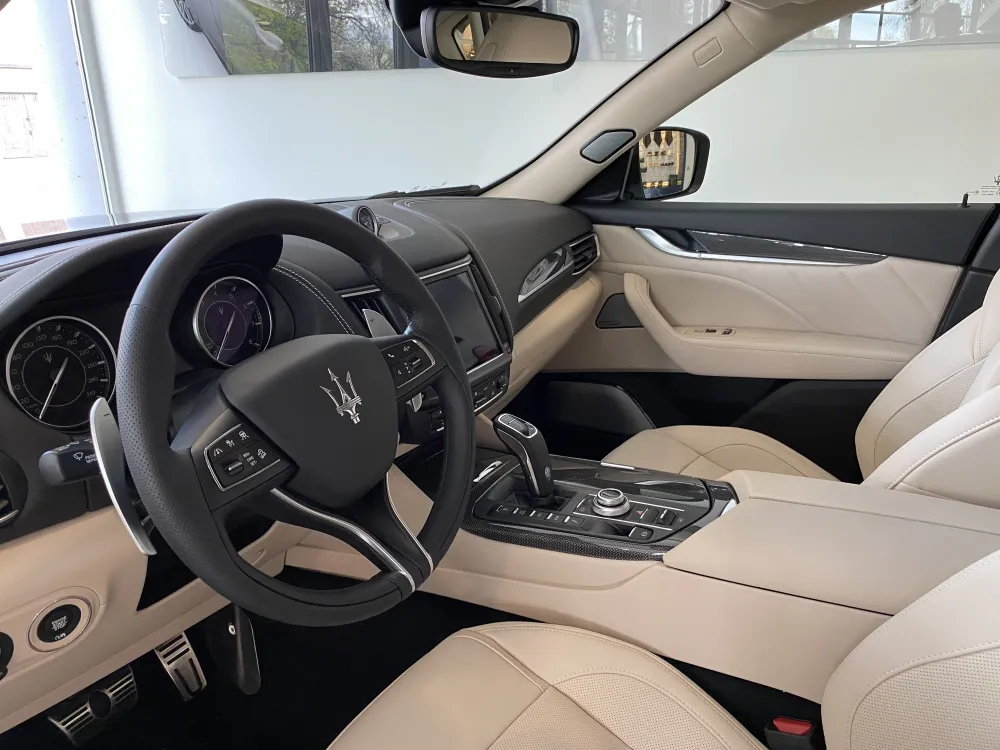 Maserati Levante foto 13