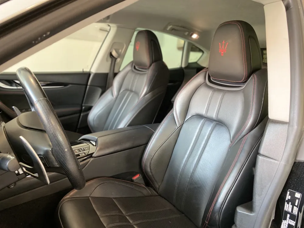 Maserati Levante foto 10