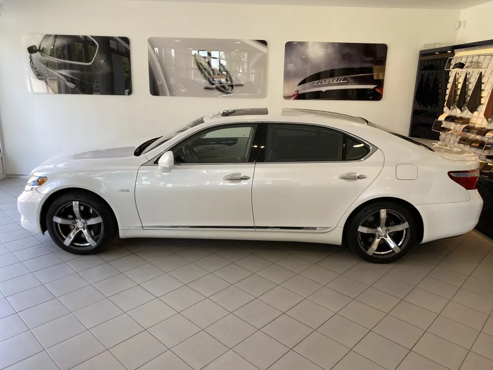 Lexus LS 600HL foto 4